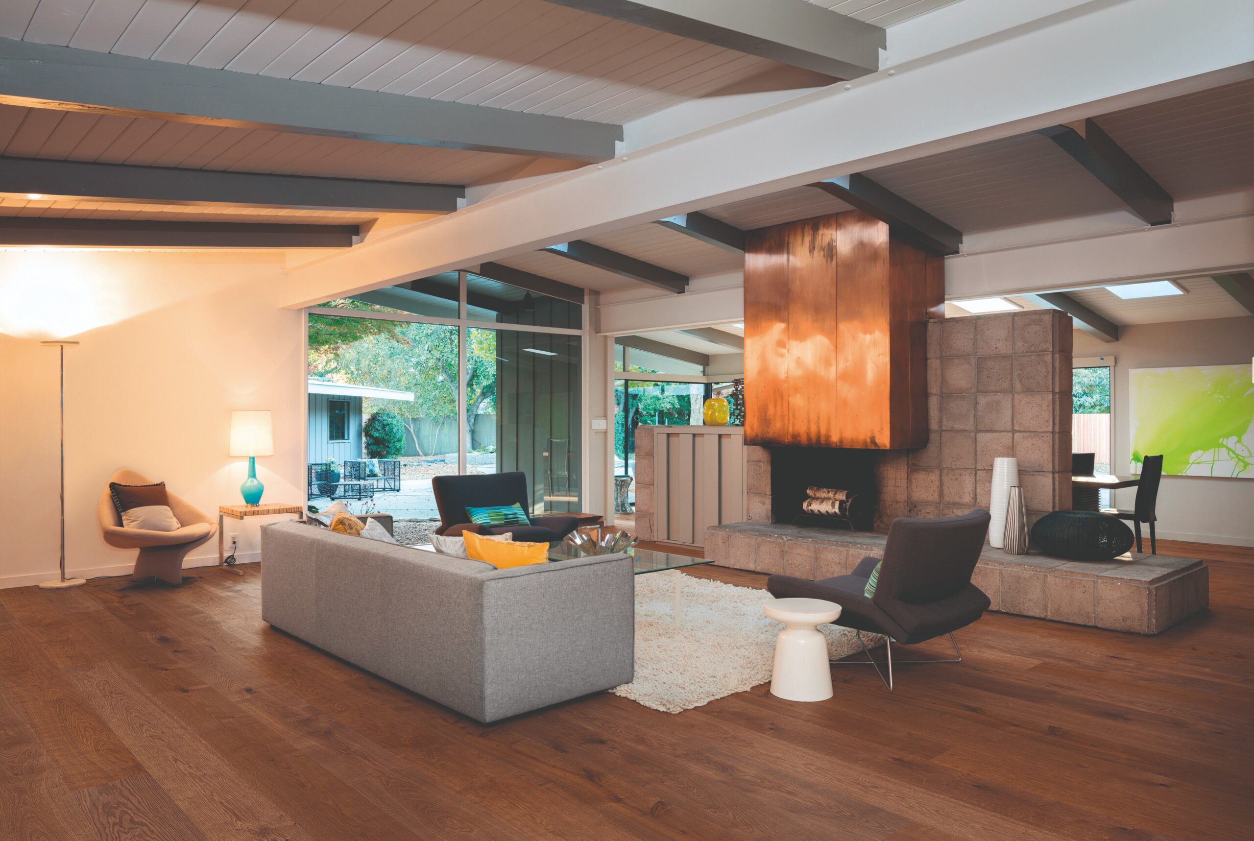 Oak coupal steamed schuecher hardwood flooring at VANTIA. 