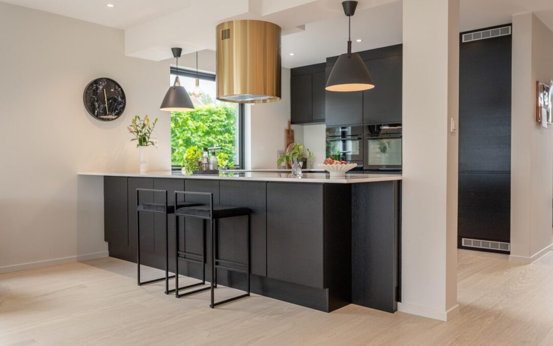 Engineered wood flooring in hallway with dry technology highlighting moisture resistance claims