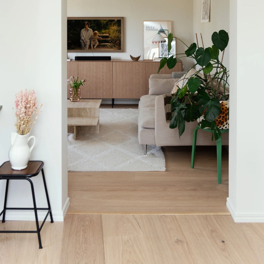 Misty White | Oak | In Stock - Image 5