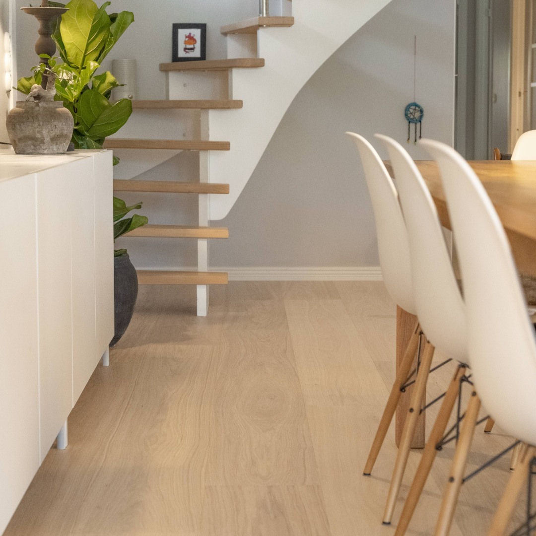Misty White | Oak | In Stock - Image 15